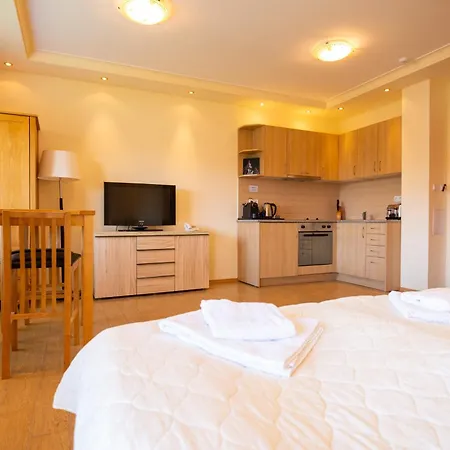 Parklands & Pool Hotell 4*