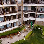 Parklands & Pool 4* 반스코