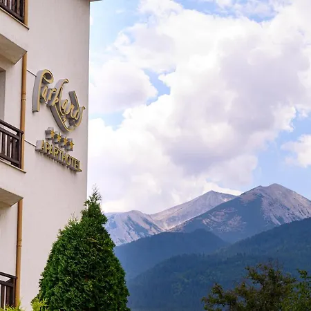 Parklands & Pool Szálloda