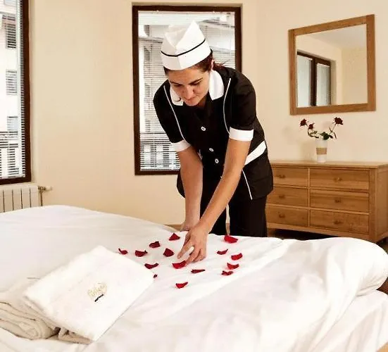 Parklands & Pool Banszko