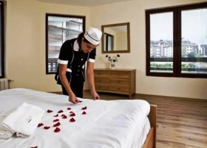 Parklands & Pool Szálloda 4*