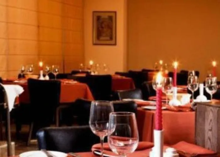 Parklands & Pool Szálloda